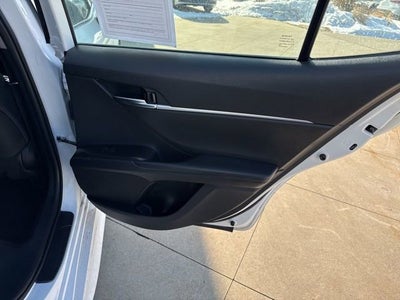 2023 Toyota Camry SE Auto