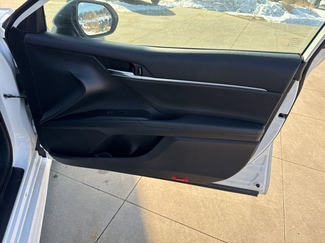 2023 Toyota Camry SE Auto