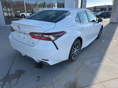 2023 Toyota Camry SE Auto