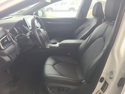 2024 Toyota Camry SE Auto