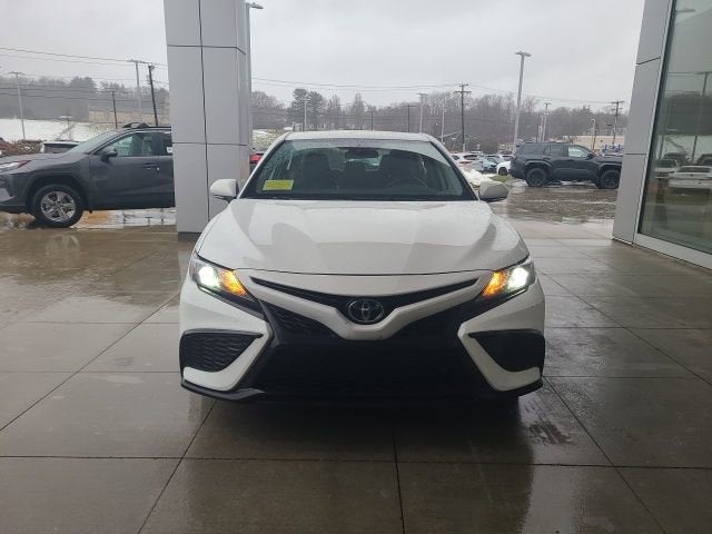 2024 Toyota Camry SE Auto