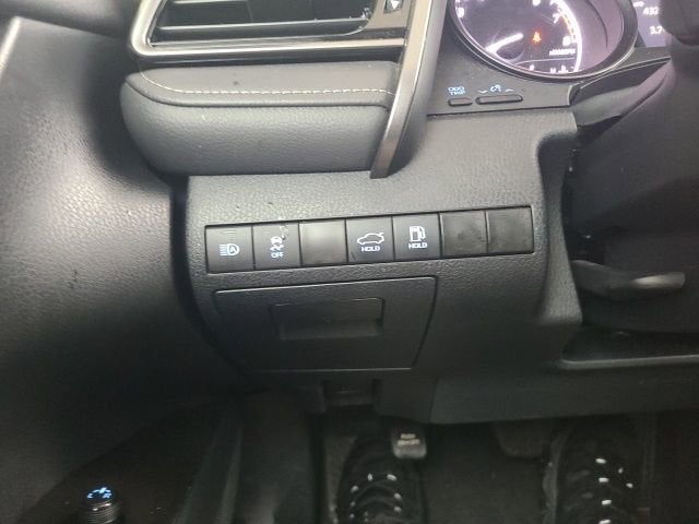 2024 Toyota Camry SE Auto