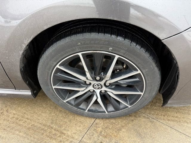 2022 Toyota Camry SE Auto