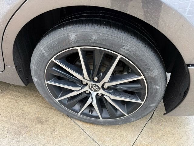 2022 Toyota Camry SE Auto