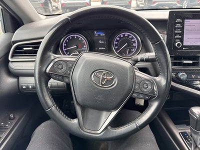 2022 Toyota Camry SE Auto