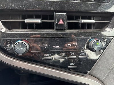 2022 Toyota Camry SE Auto