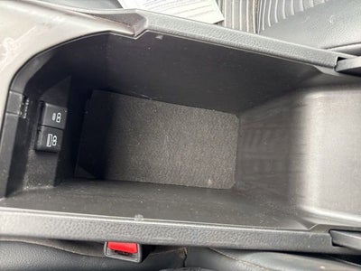 2022 Toyota Camry SE Auto