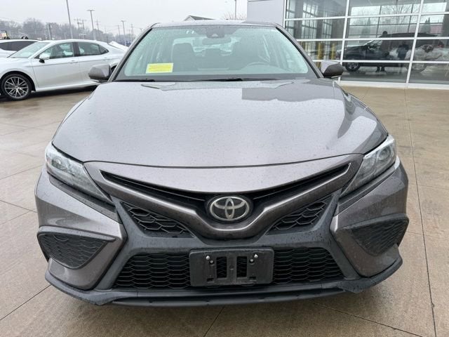 2022 Toyota Camry SE Auto