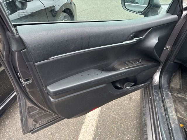 2022 Toyota Camry SE Auto