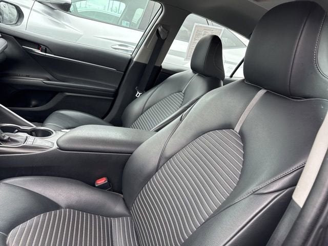 2022 Toyota Camry SE Auto