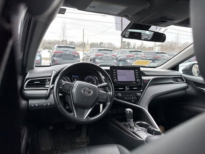 2022 Toyota Camry SE Auto