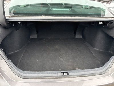 2022 Toyota Camry SE Auto