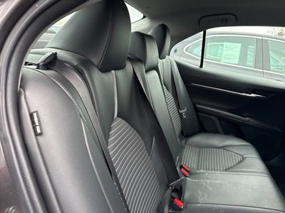 2022 Toyota Camry SE Auto