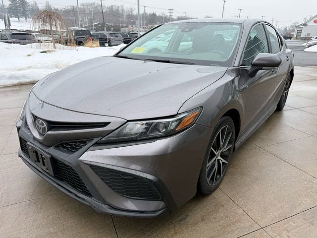 2022 Toyota Camry SE Auto