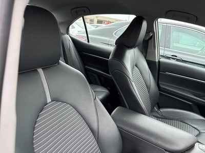 2022 Toyota Camry SE Auto