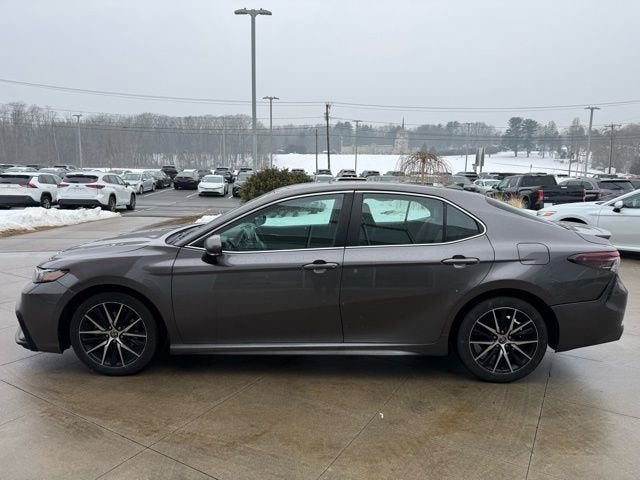2022 Toyota Camry SE Auto
