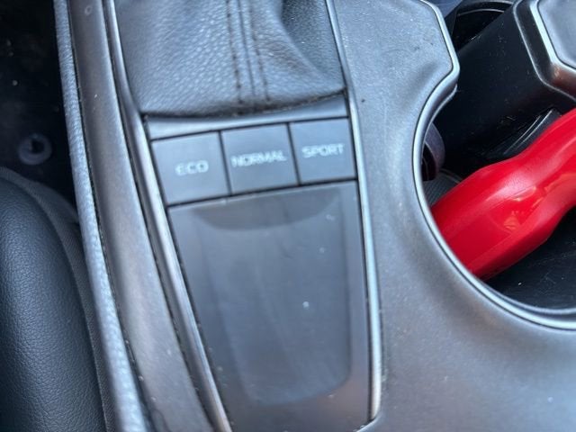 2023 Toyota Camry SE Auto