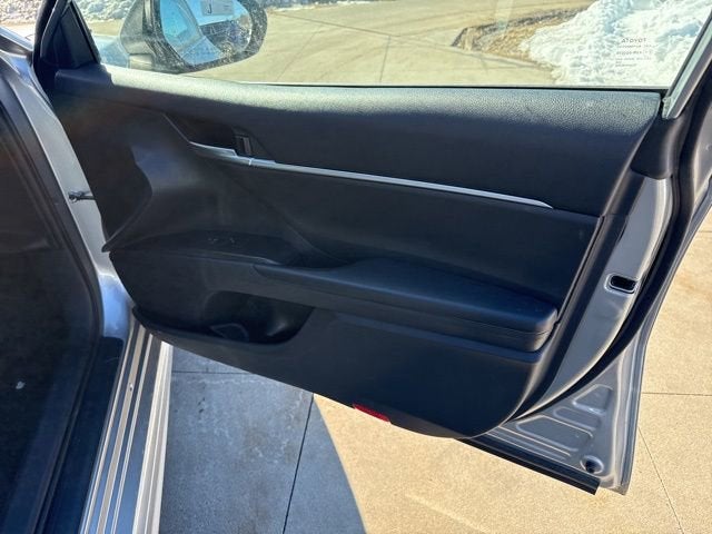 2023 Toyota Camry SE Auto