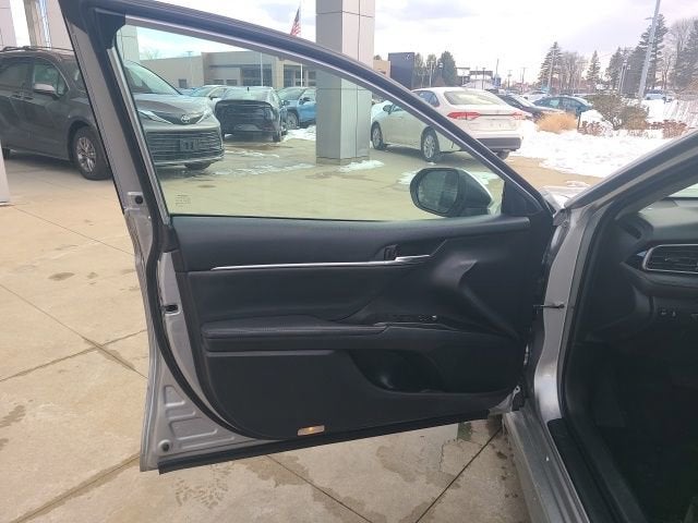 2021 Toyota Camry XSE Auto