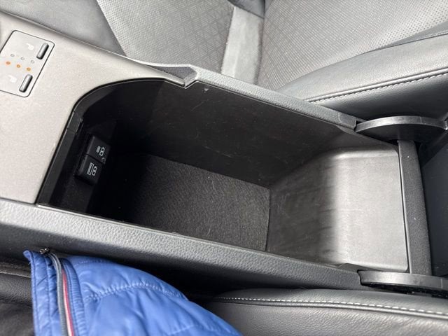 2023 Toyota Camry XSE Auto