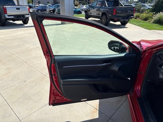 2023 Toyota Camry XSE Auto