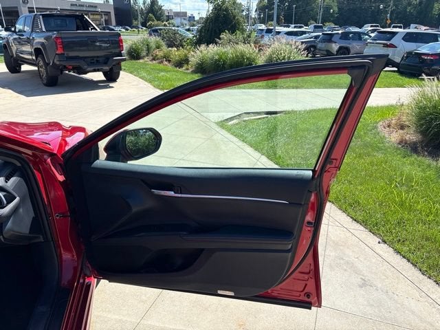 2023 Toyota Camry XSE Auto