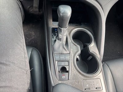 2023 Toyota Camry SE Auto AWD