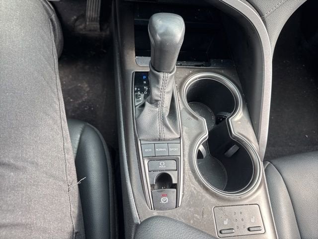 2023 Toyota Camry SE Auto AWD