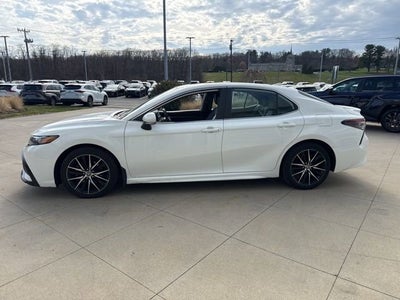 2023 Toyota Camry SE Auto AWD