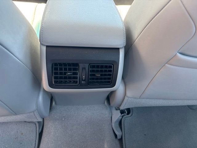 2016 Toyota Camry 4dr Sdn I4 Auto XLE