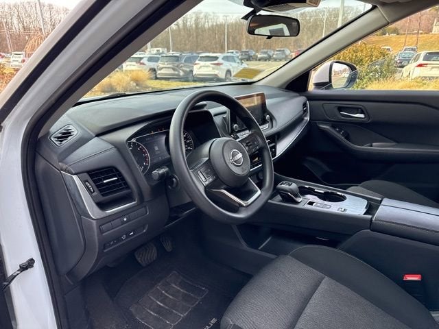 2024 Nissan Rogue FWD SV