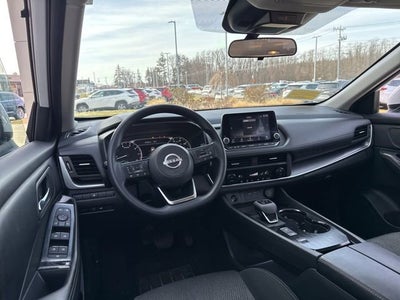 2024 Nissan Rogue FWD SV