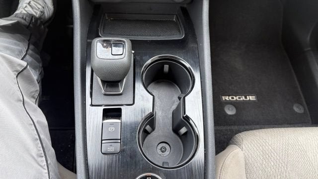2025 Nissan Rogue AWD SV