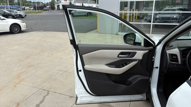 2025 Nissan Rogue AWD SV