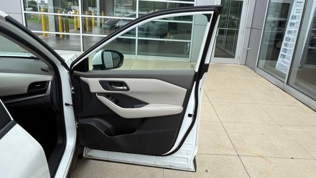 2025 Nissan Rogue AWD SV