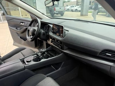 2025 Nissan Rogue AWD SV