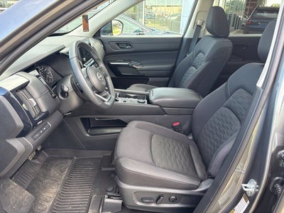 2025 Nissan Pathfinder SV 4WD