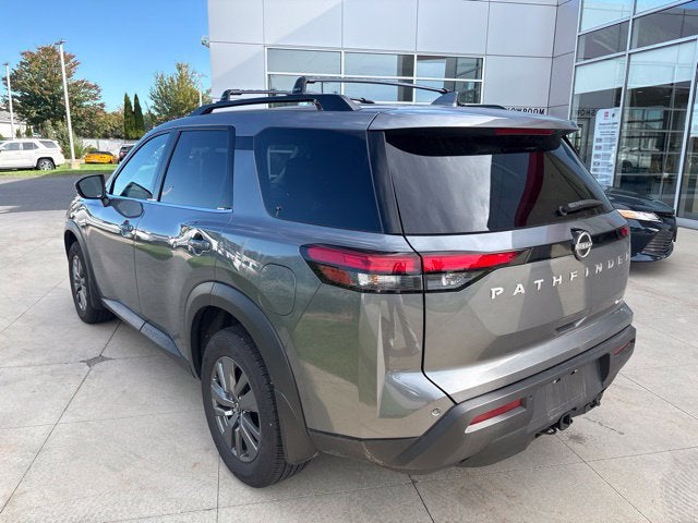 2025 Nissan Pathfinder SV 4WD