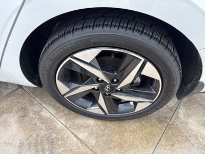 2023 Hyundai Elantra SEL IVT