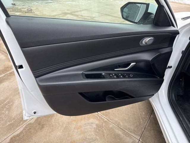 2023 Hyundai Elantra SEL IVT