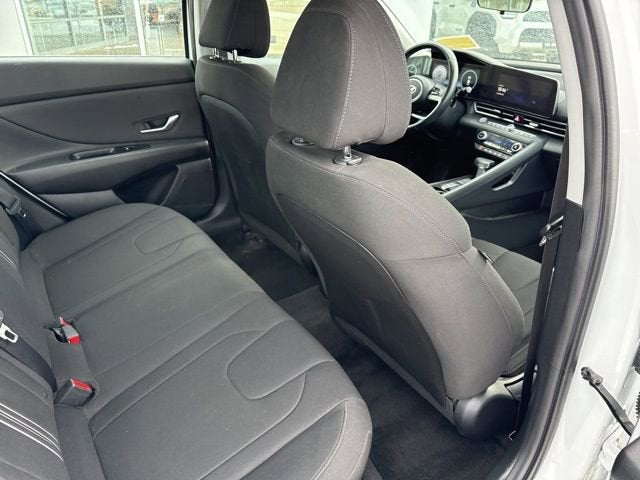 2023 Hyundai Elantra SEL IVT