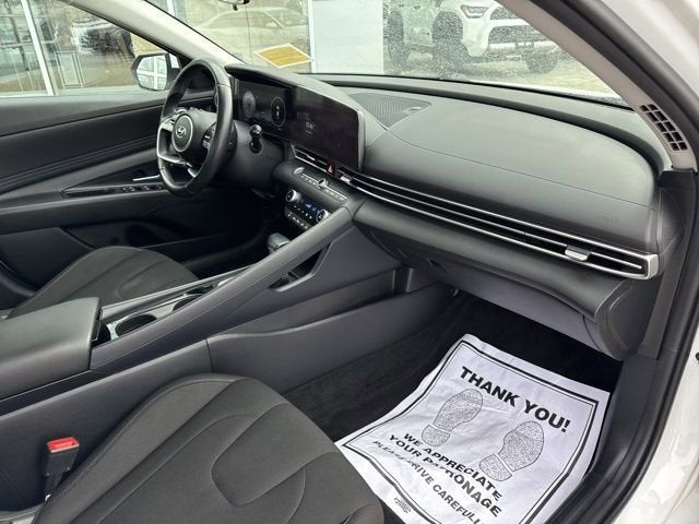 2023 Hyundai Elantra SEL IVT