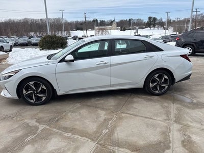 2023 Hyundai Elantra SEL IVT