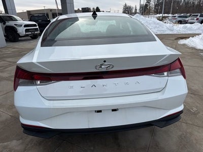 2023 Hyundai Elantra SEL IVT