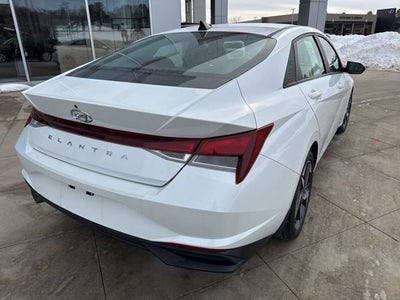 2023 Hyundai Elantra SEL IVT