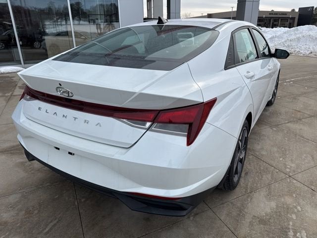 2023 Hyundai Elantra SEL IVT