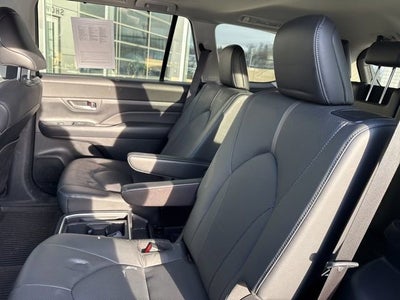 2025 Toyota Grand Highlander Platinum AWD