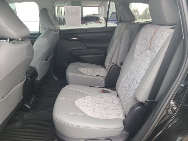 2023 Toyota Highlander Hybrid Hybrid Bronze Edition AWD