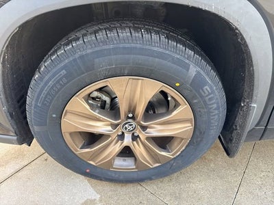 2022 Toyota Highlander Hybrid Hybrid Bronze Edition AWD