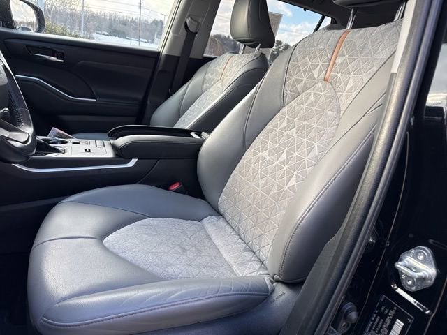 2022 Toyota Highlander Hybrid Hybrid Bronze Edition AWD